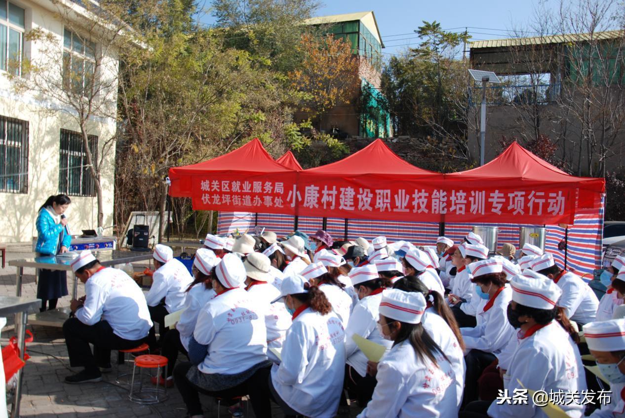二四六天天免费资料大全部与2025年澳门精准免费大全，全面释义、专家解答解释落实